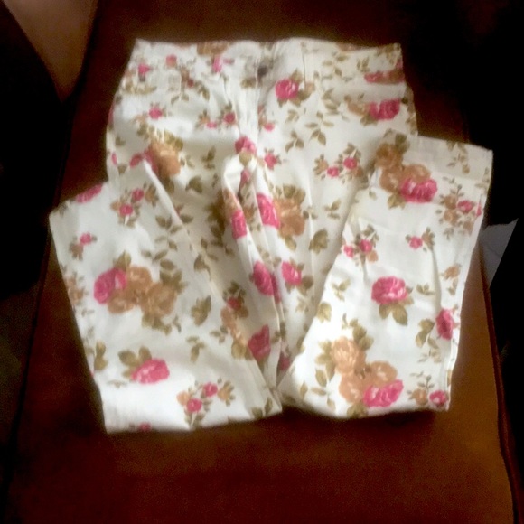 Floral  White Denim Jeans - Picture 6 of 15